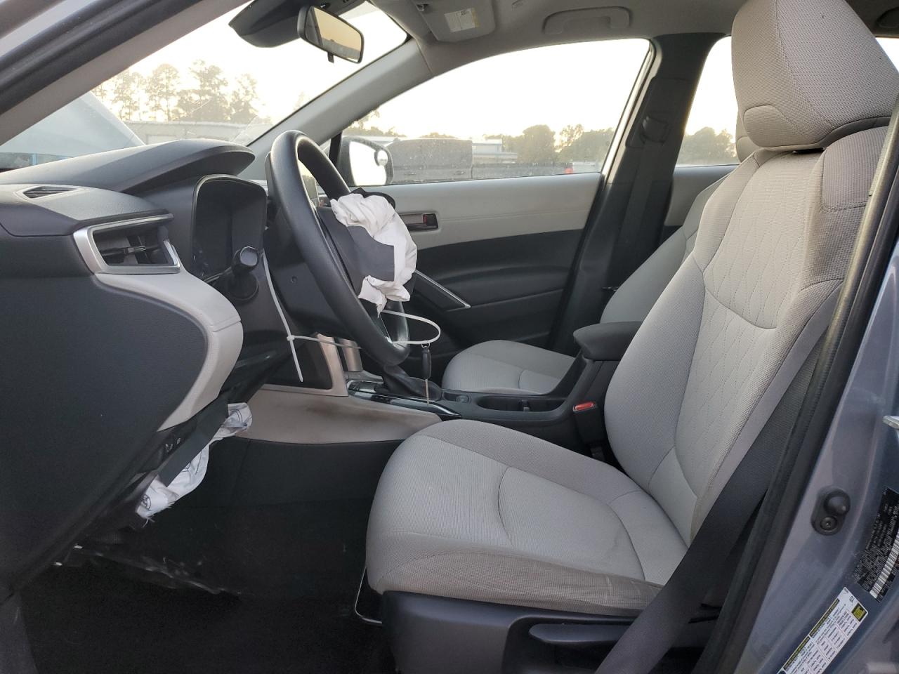 2023 TOYOTA COROLLA CROSS L photo 7