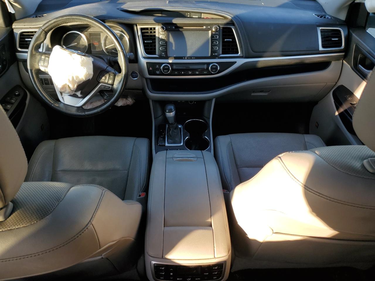 2019 TOYOTA HIGHLANDER HYBRID LIMITED PLATINUM photo 15