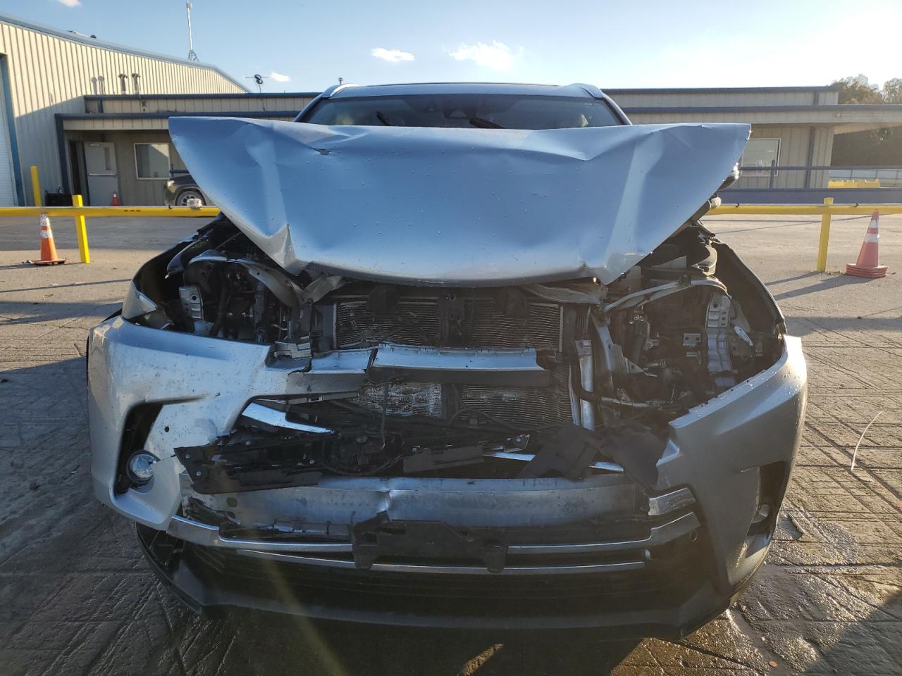 2019 TOYOTA HIGHLANDER HYBRID LIMITED PLATINUM photo 9