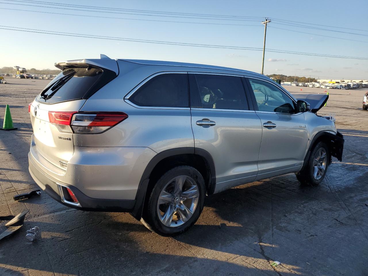 2019 TOYOTA HIGHLANDER HYBRID LIMITED PLATINUM photo 5