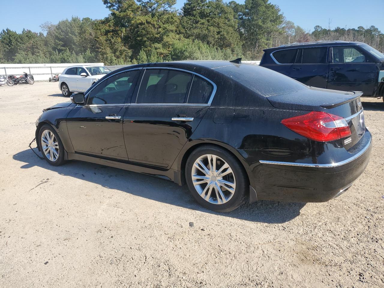 2013 HYUNDAI GENESIS 3.8L photo 2