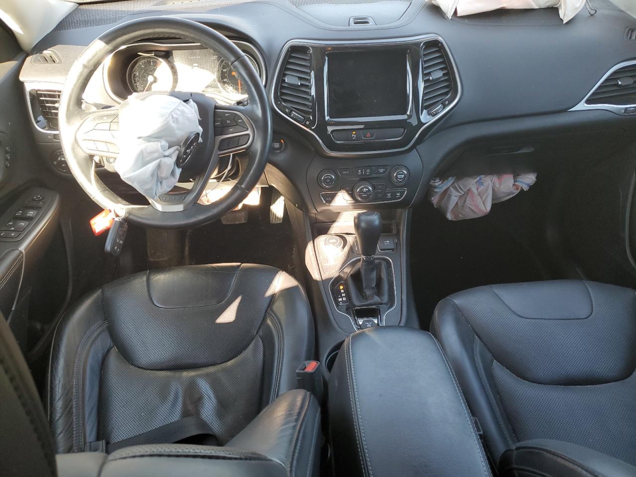 2019 JEEP CHEROKEE photo 8