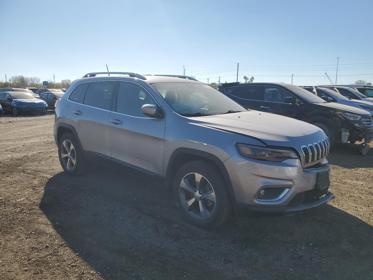 2019 JEEP CHEROKEE photo 4