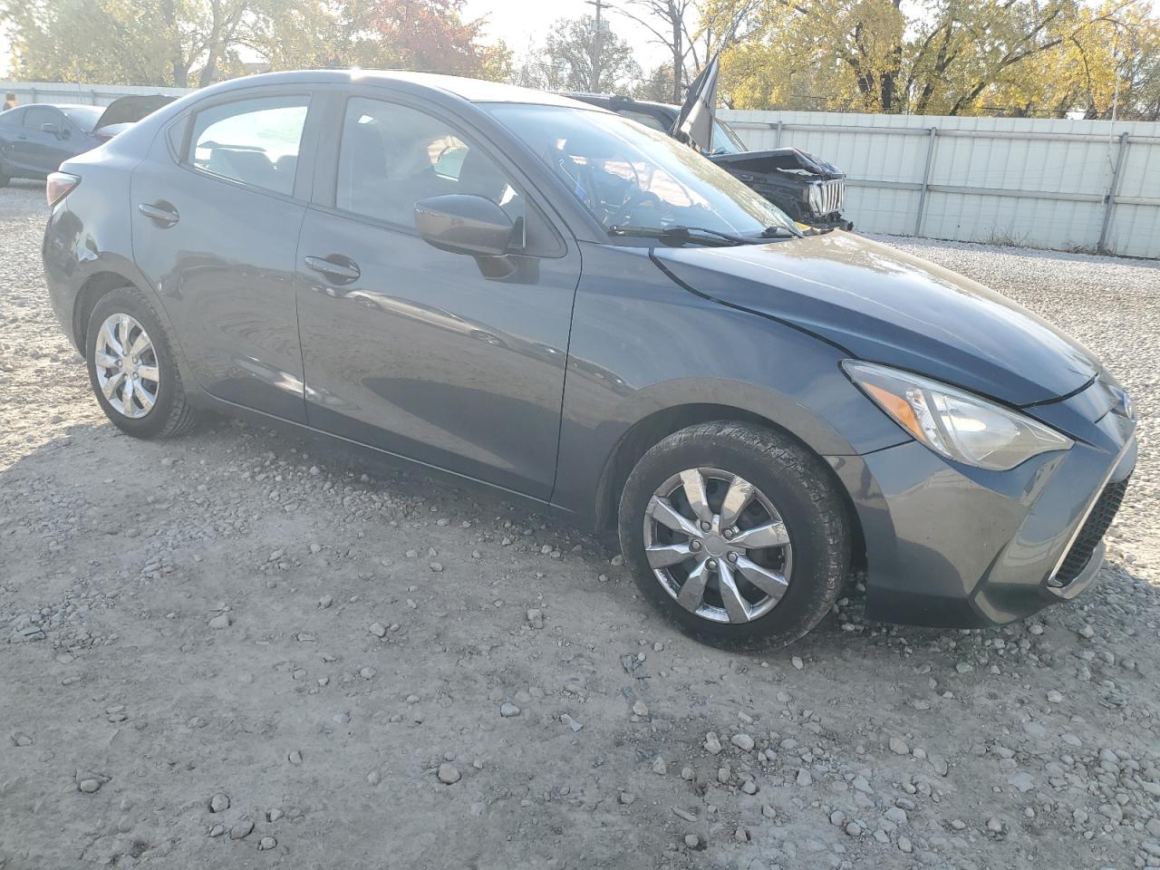 2019 TOYOTA YARIS L photo 7
