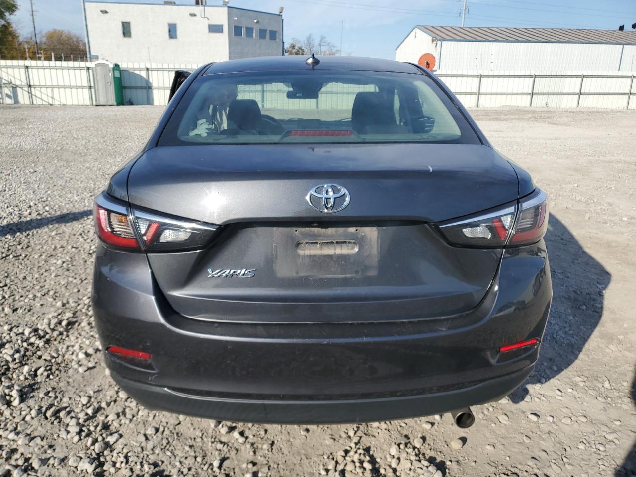2019 TOYOTA YARIS L photo 11