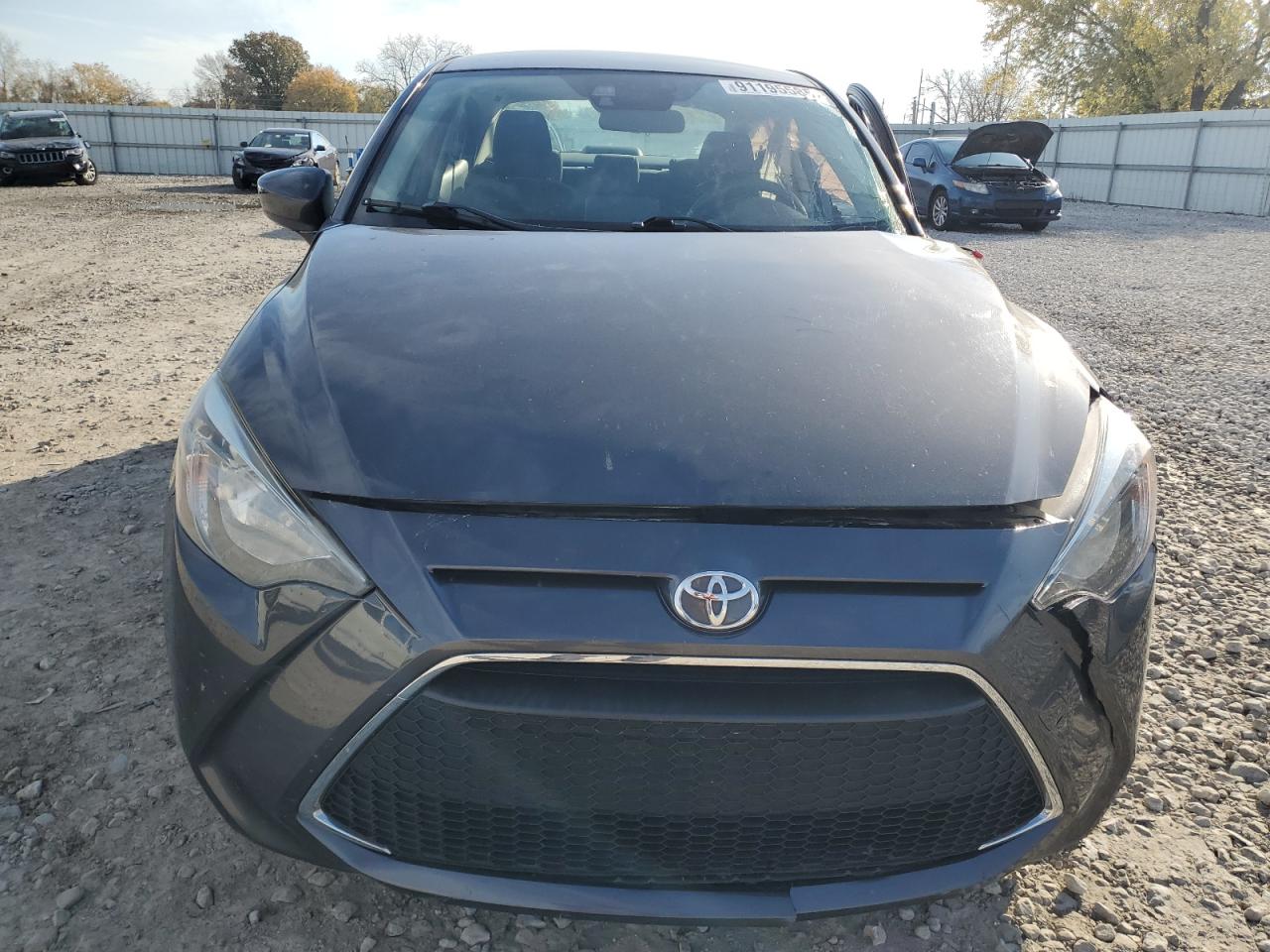 2019 TOYOTA YARIS L photo 9