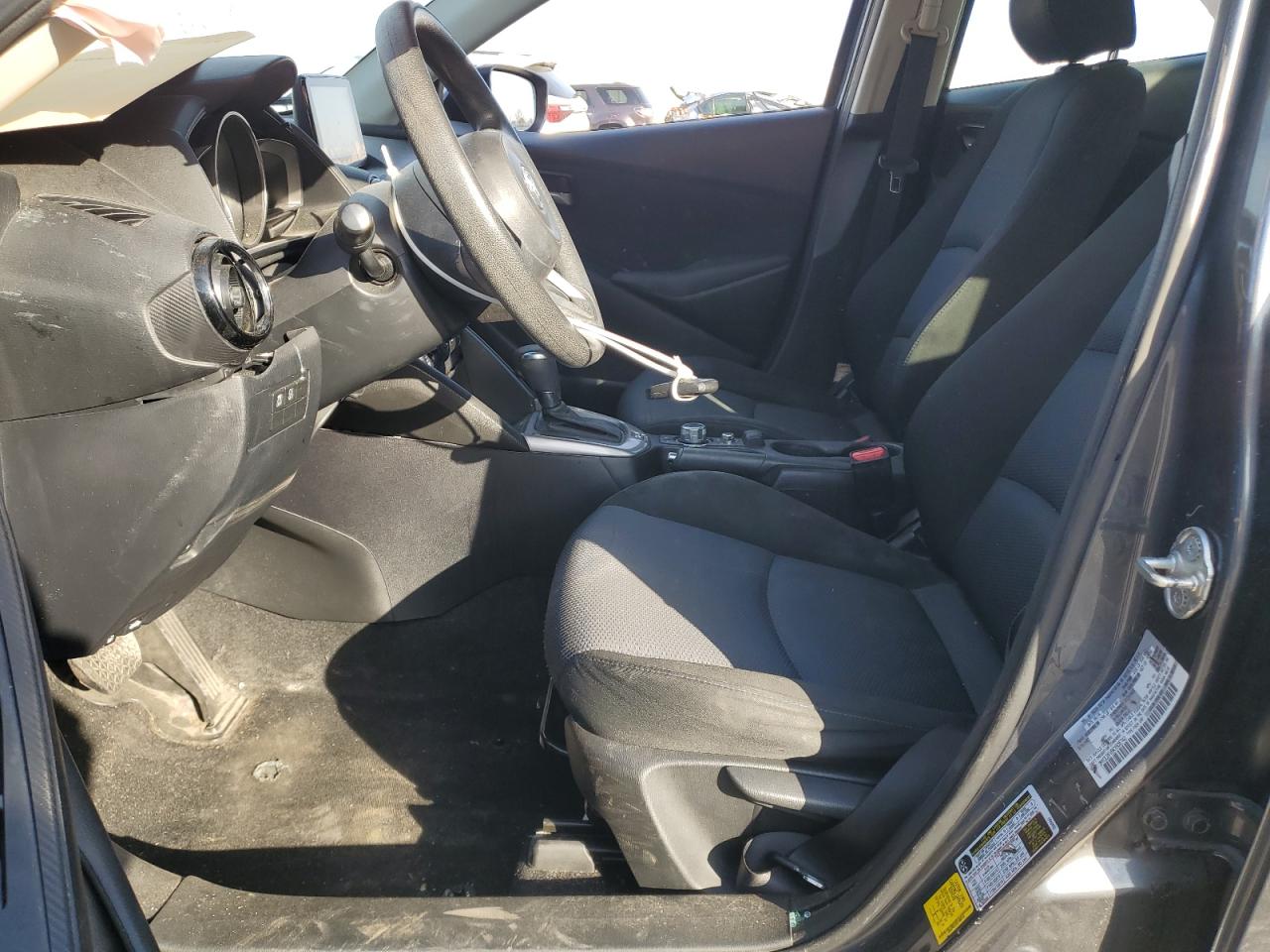2019 TOYOTA YARIS L photo 13