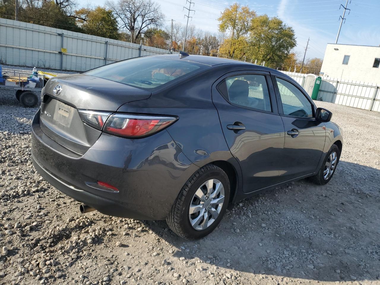 2019 TOYOTA YARIS L photo 5