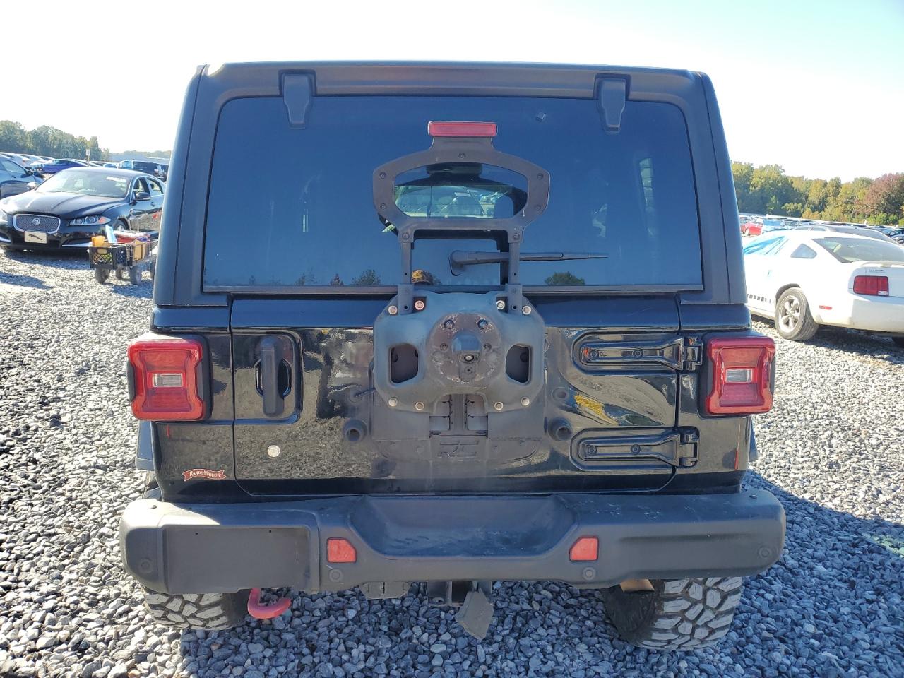 2018 JEEP WRANGLER UNLIMITED SAHARA photo 6