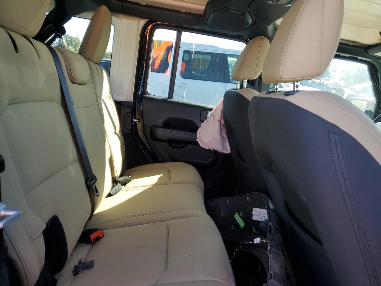 2018 JEEP WRANGLER UNLIMITED SAHARA photo 11