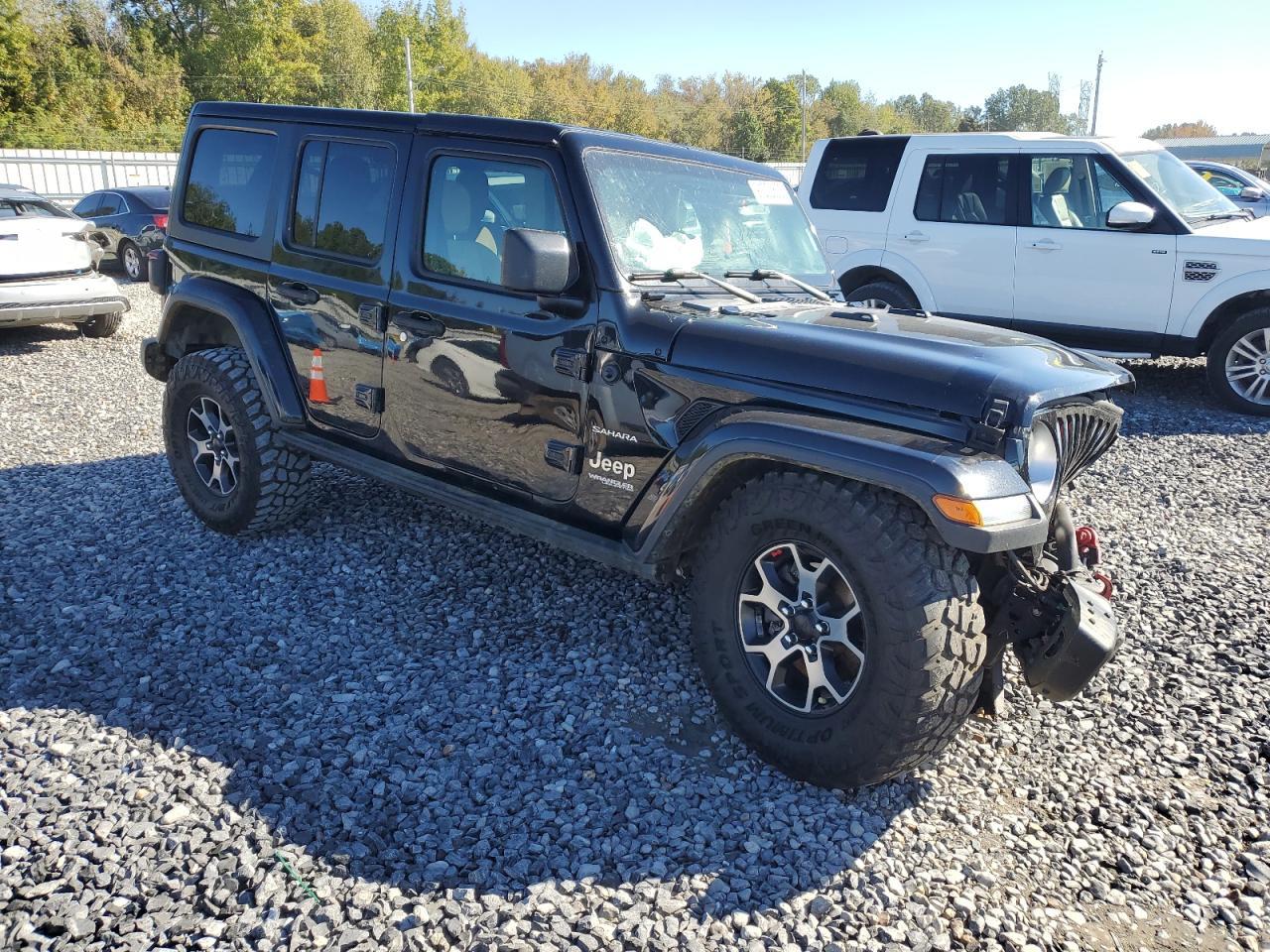 2018 JEEP WRANGLER UNLIMITED SAHARA photo 4
