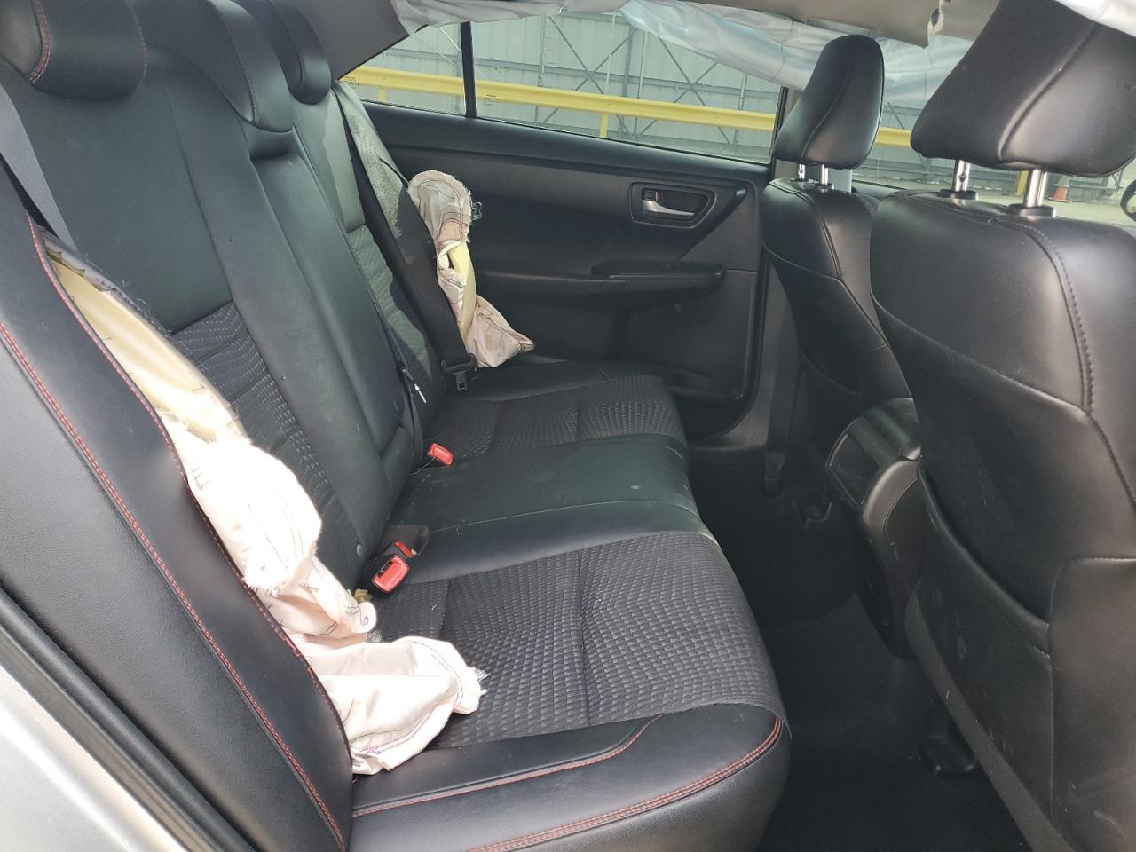 2015 TOYOTA CAMRY SE photo 10