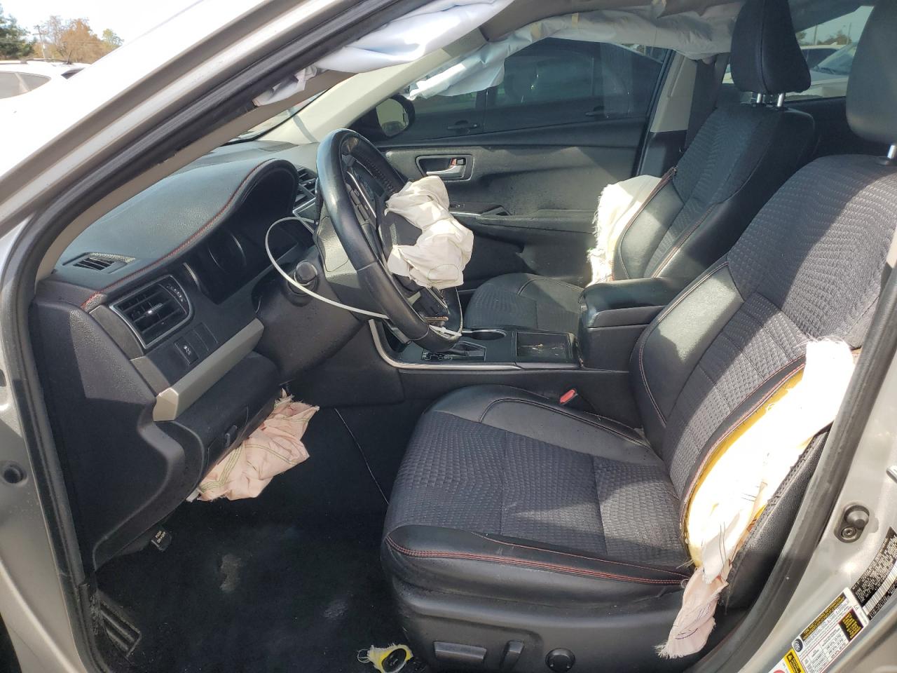 2015 TOYOTA CAMRY SE photo 7