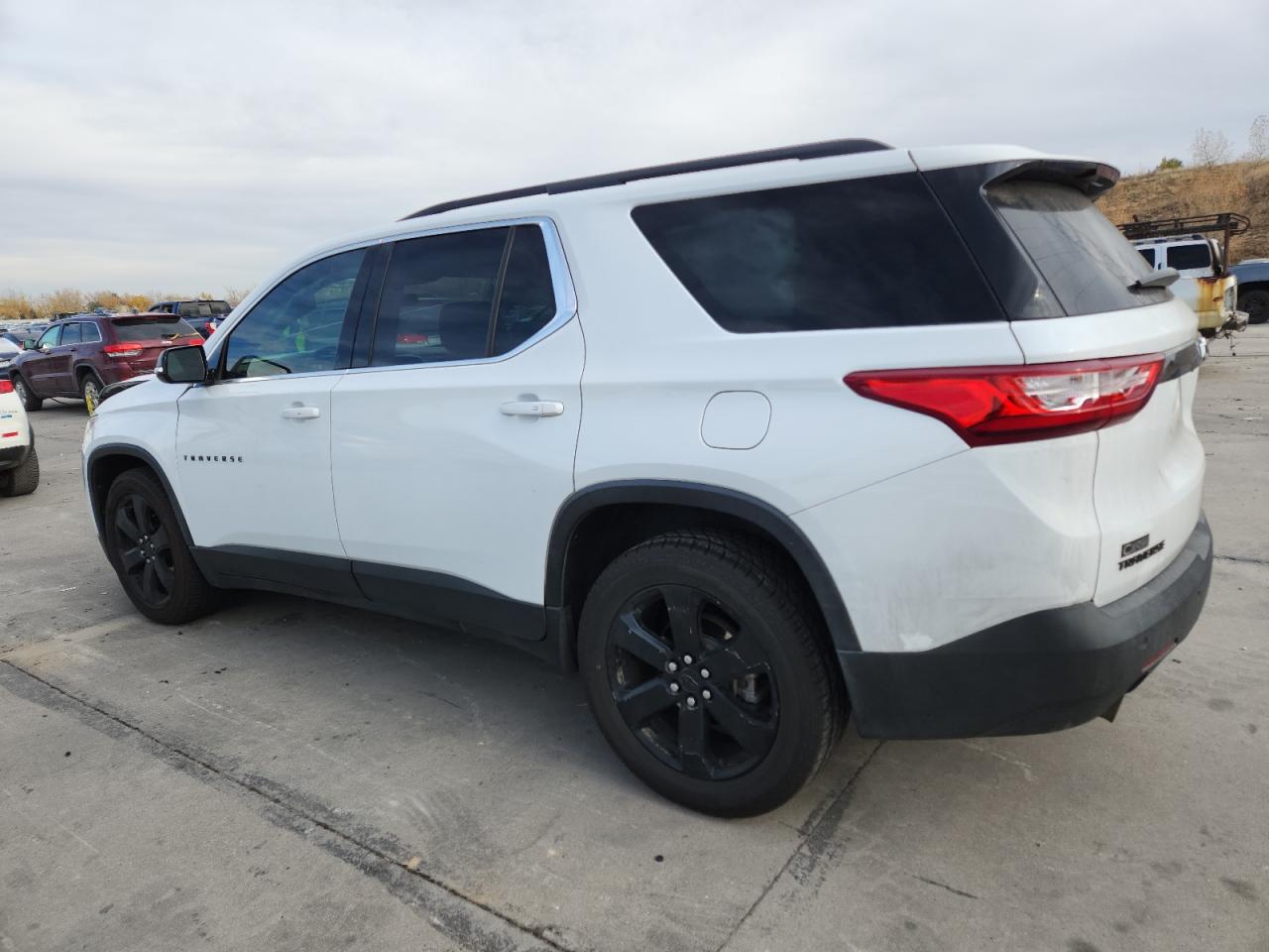 2019 CHEVROLET TRAVERSE LT photo 3