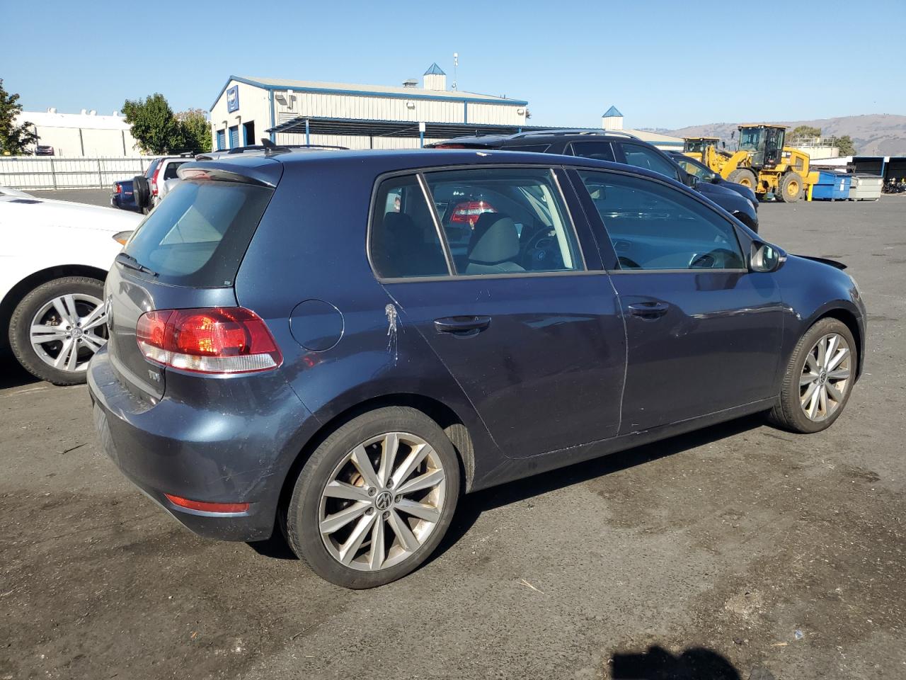 2012 VOLKSWAGEN GOLF photo 3
