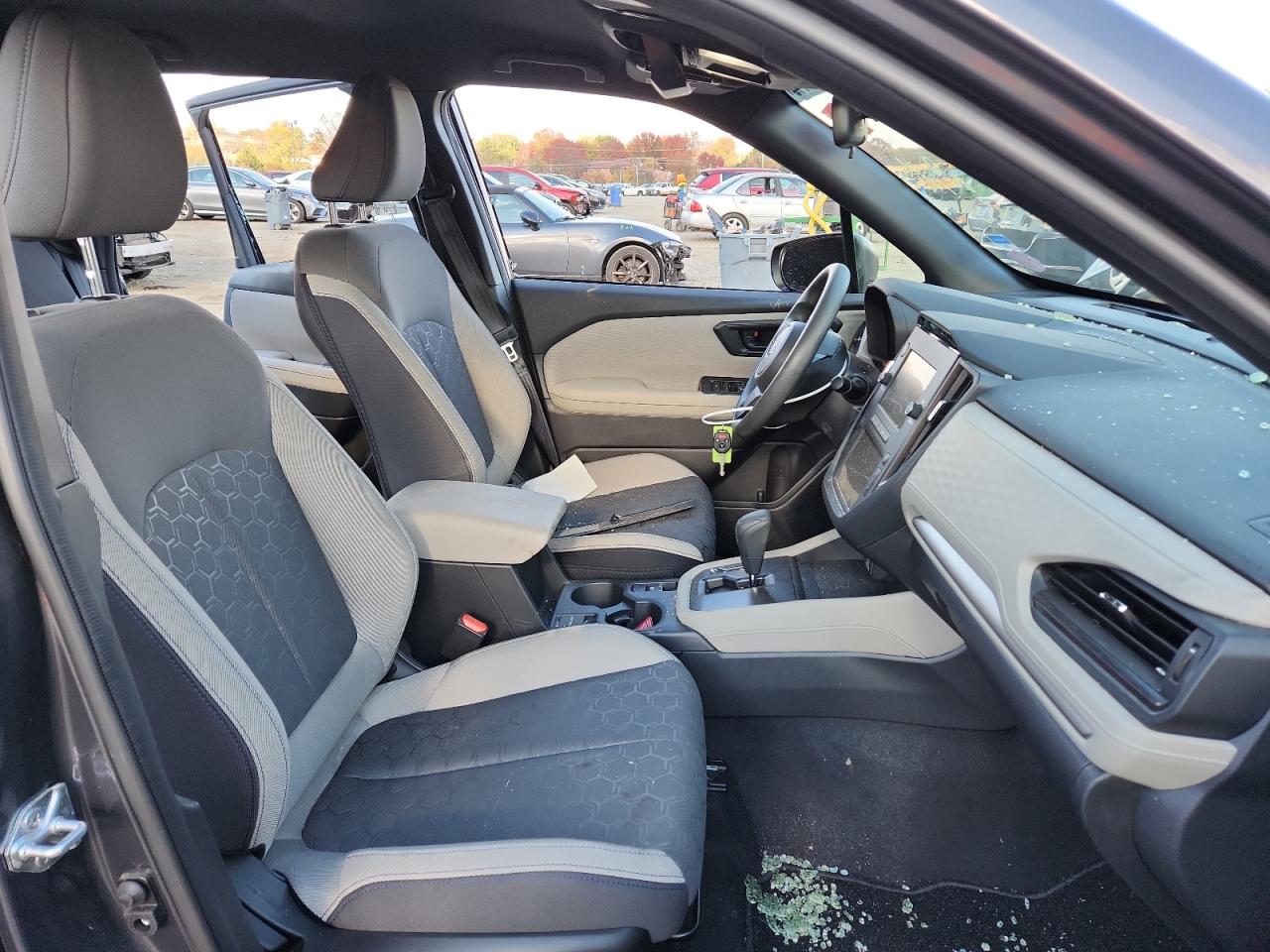 2025 SUBARU FORESTER photo 13