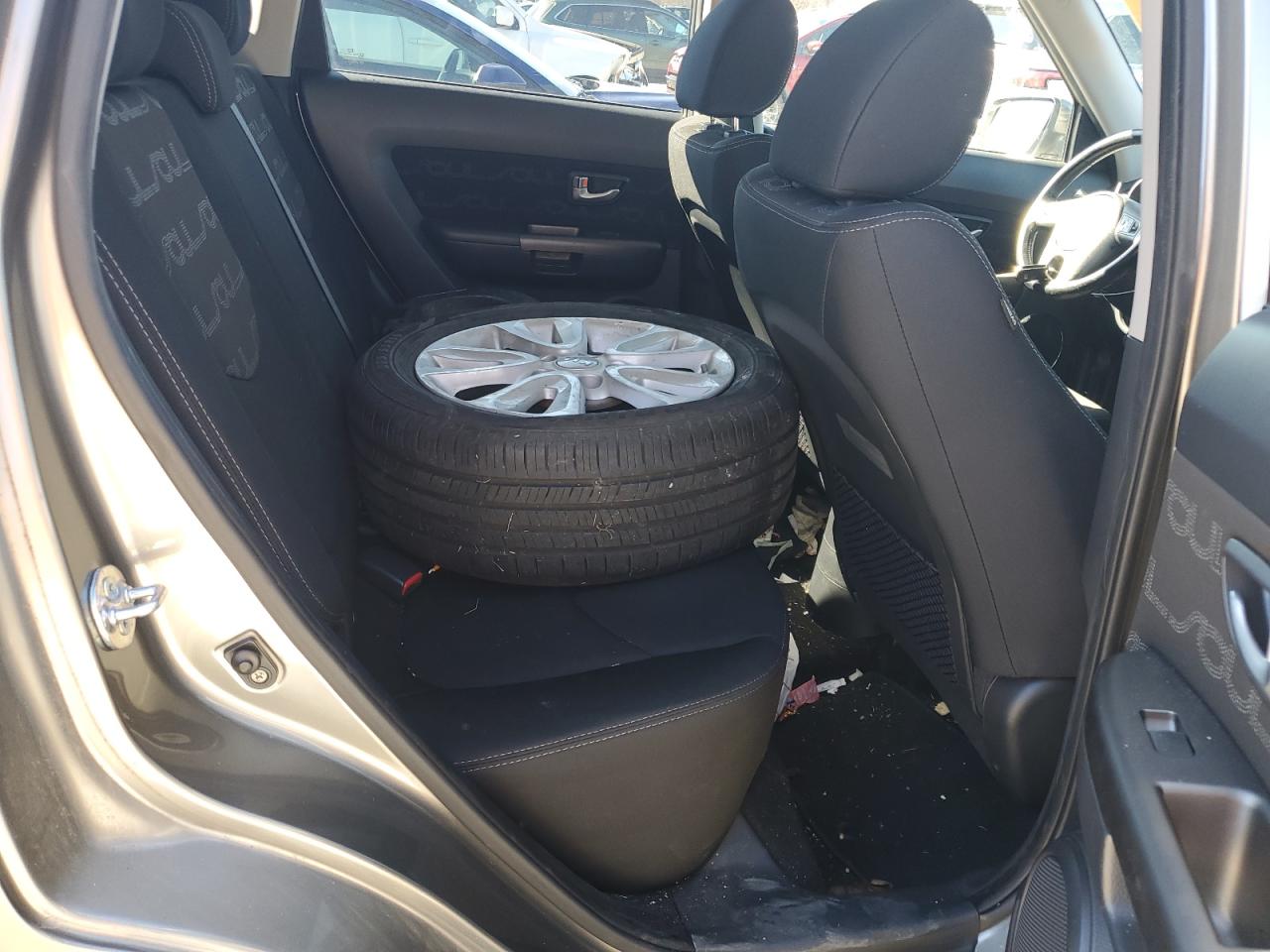 2013 KIA SOUL + photo 19