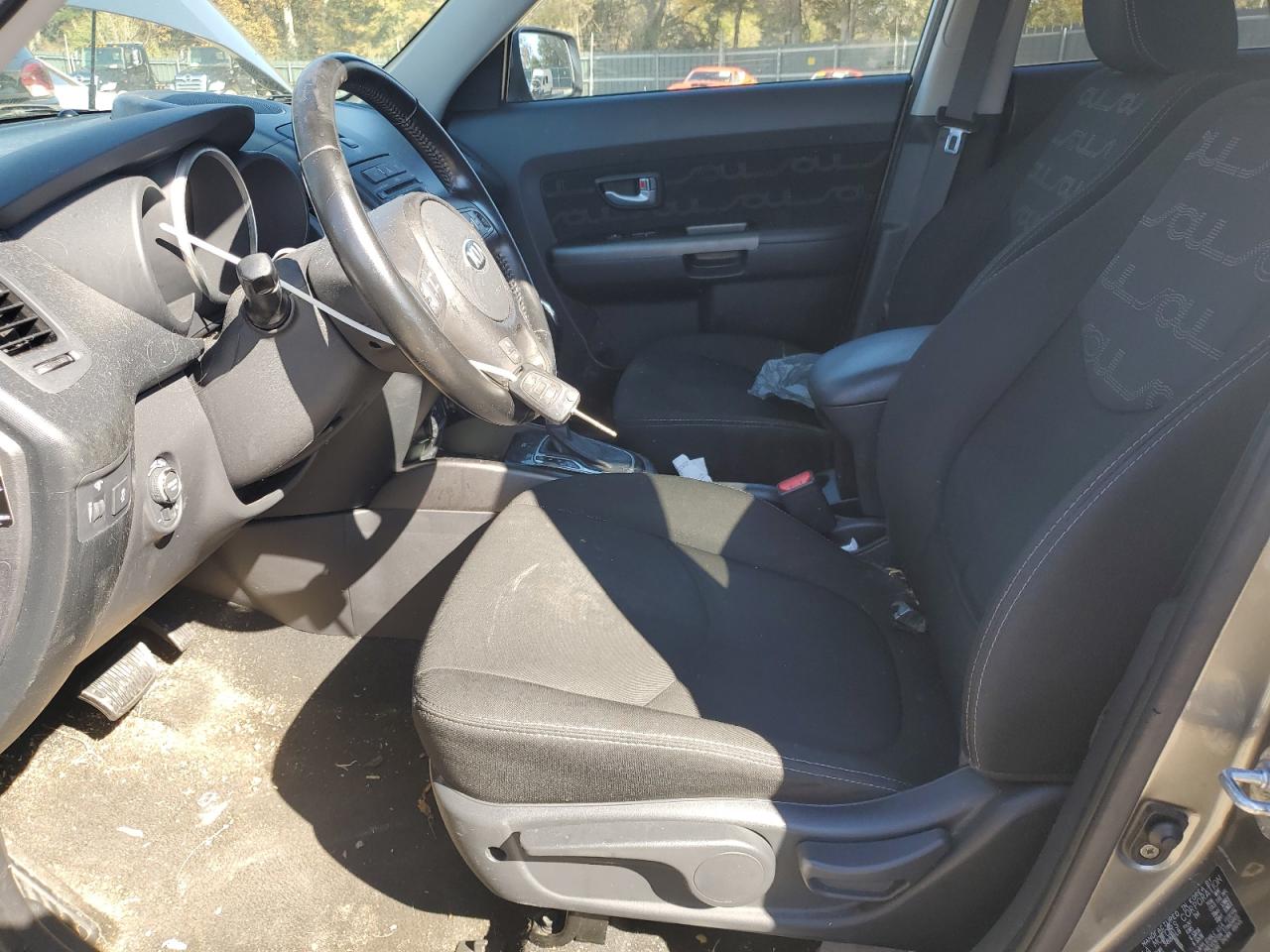 2013 KIA SOUL + photo 13