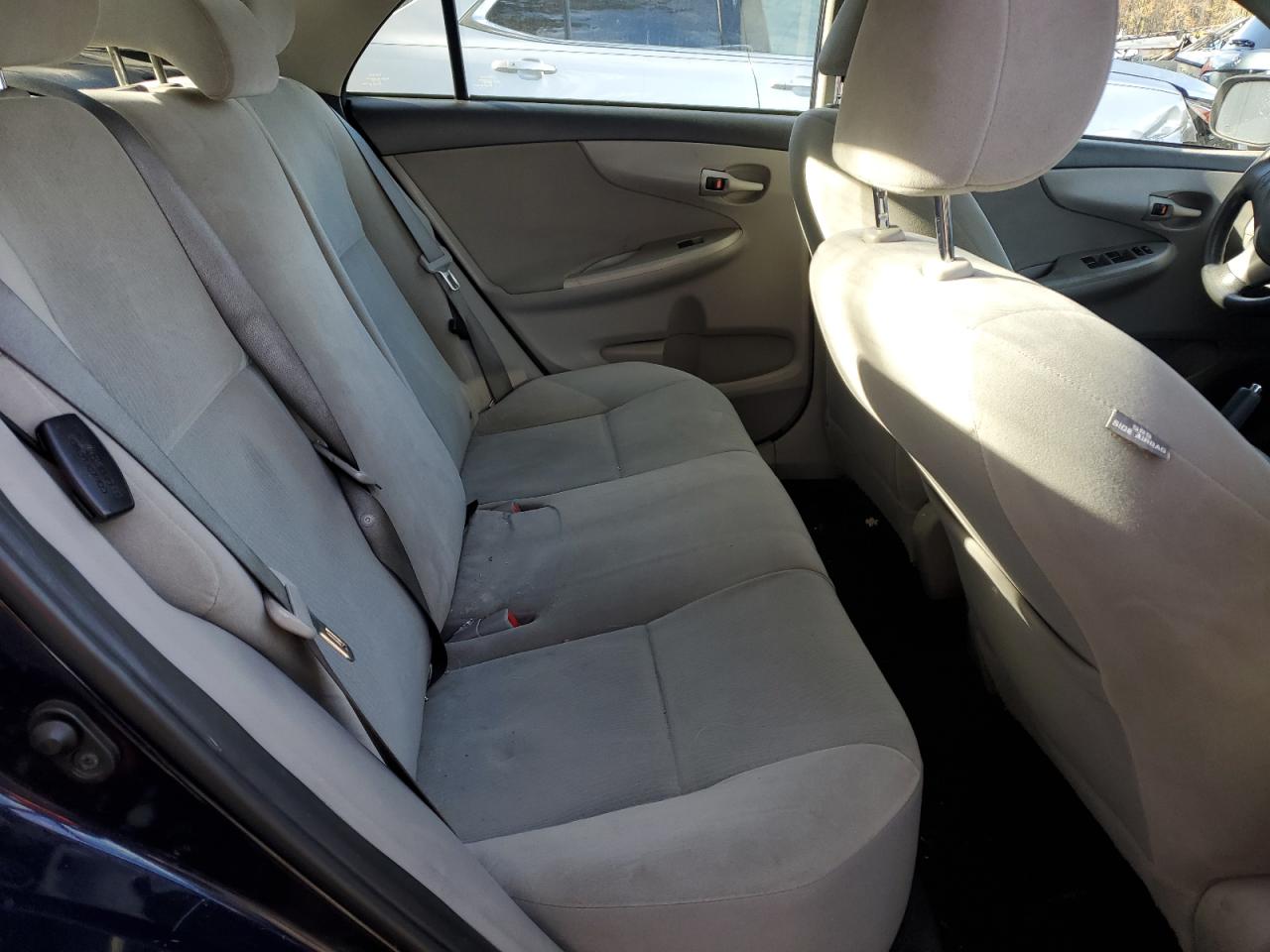 2013 TOYOTA COROLLA BASE photo 19