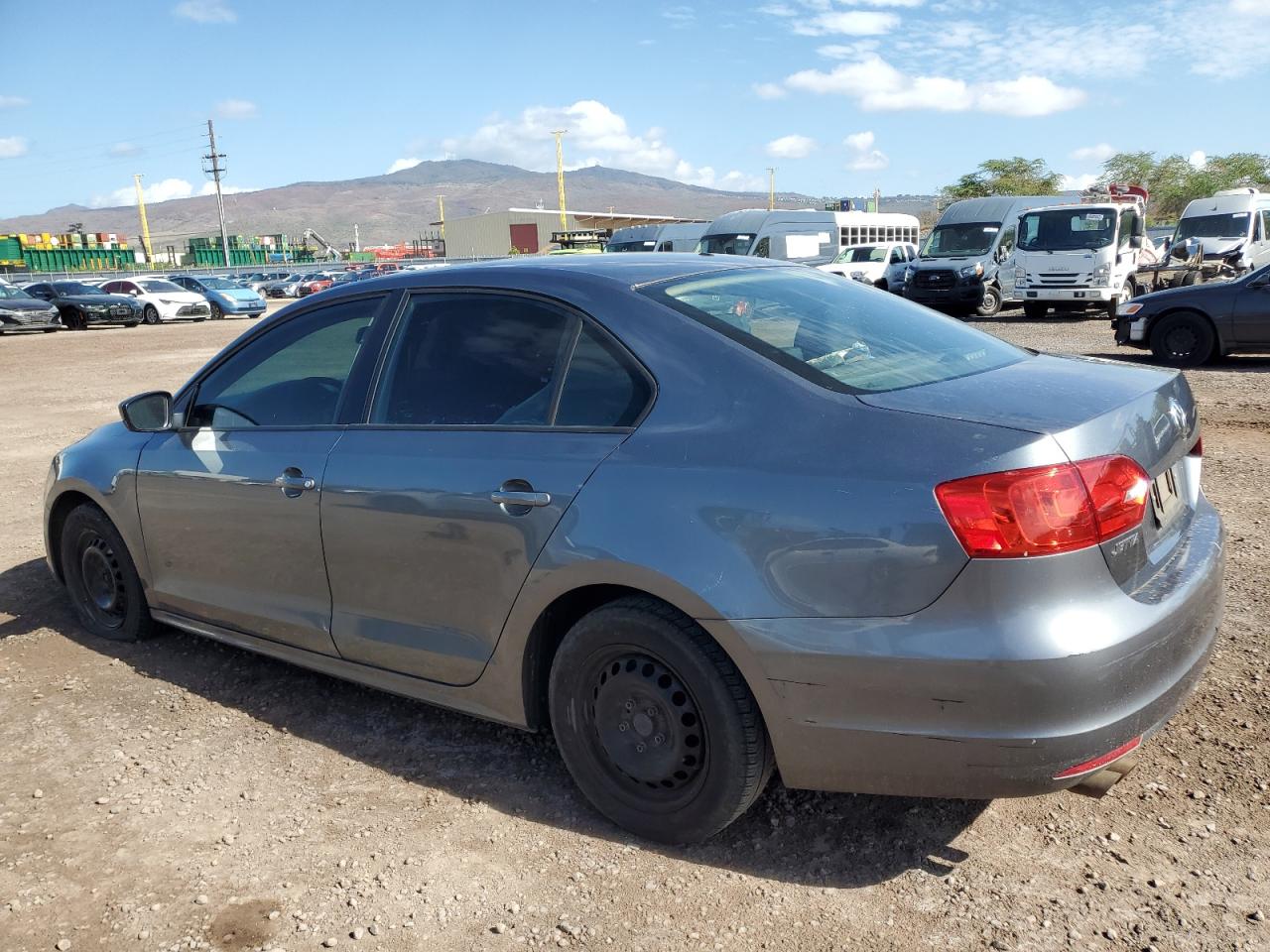 2014 VOLKSWAGEN JETTA photo 2