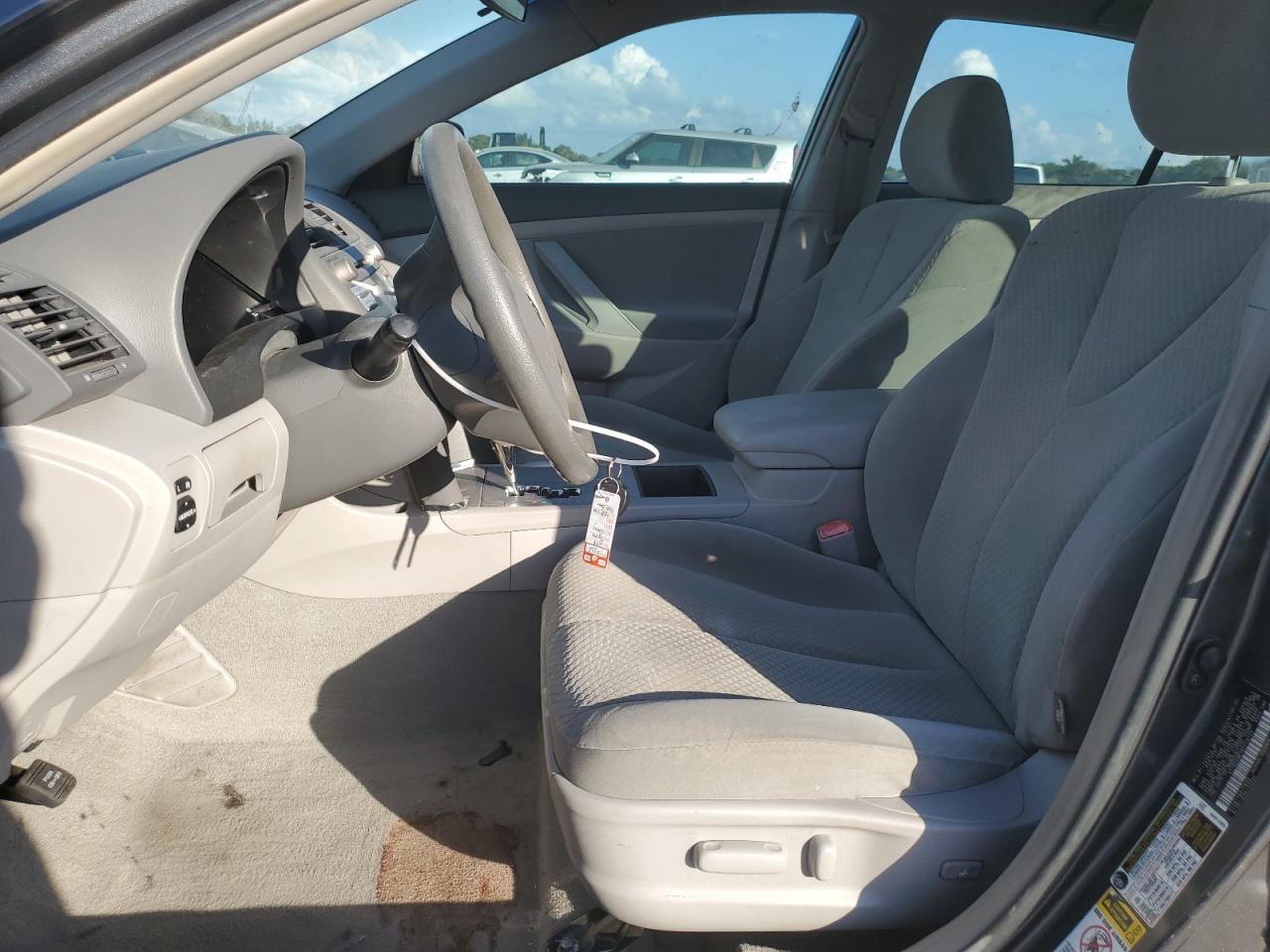 2008 TOYOTA CAMRY LE photo 7