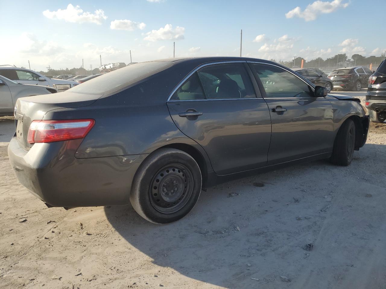 2008 TOYOTA CAMRY LE photo 3