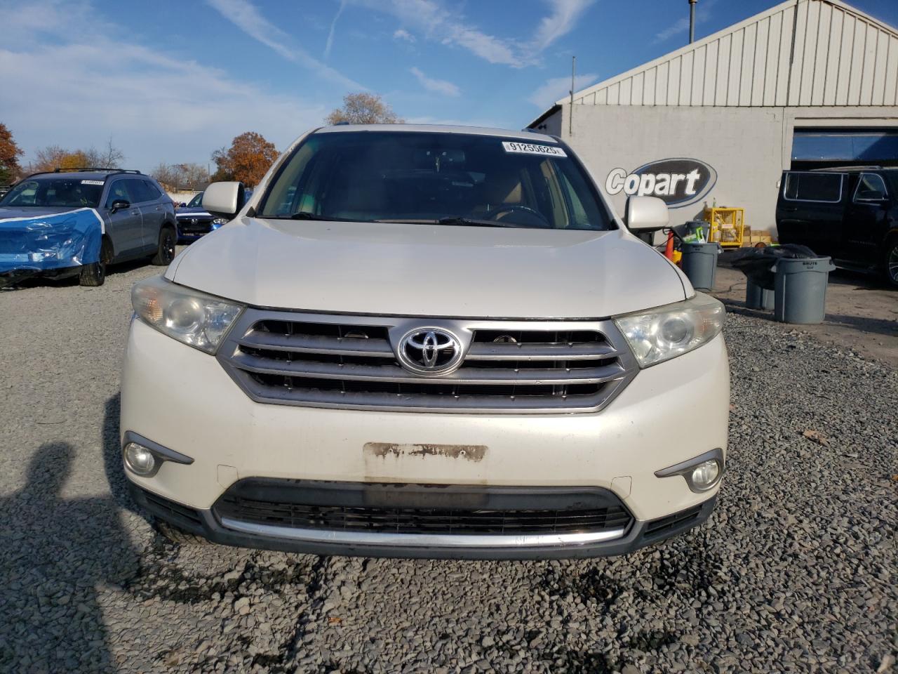 2012 TOYOTA HIGHLANDER BASE photo 5