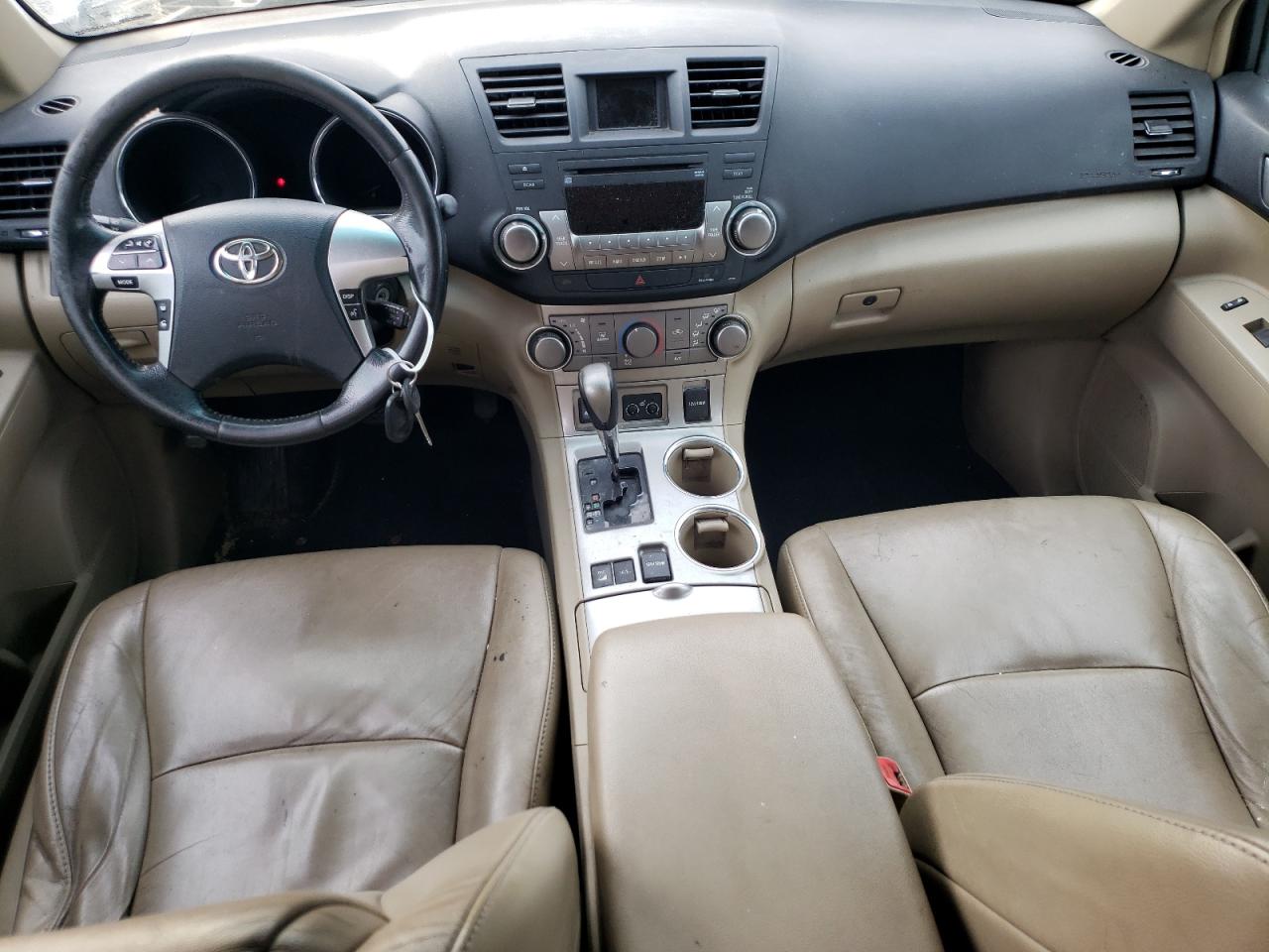 2012 TOYOTA HIGHLANDER BASE photo 8