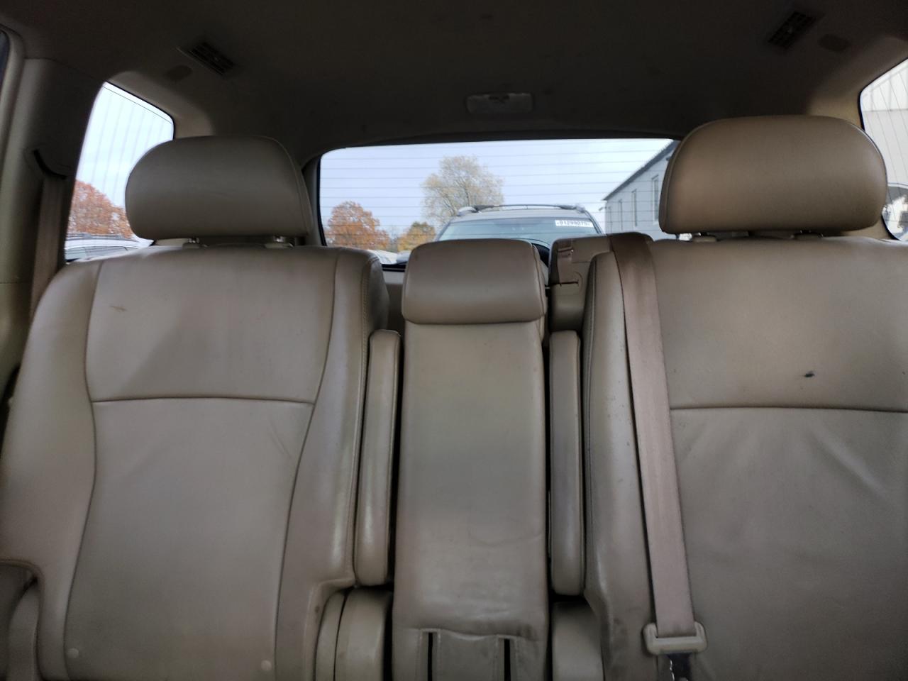 2012 TOYOTA HIGHLANDER BASE photo 10