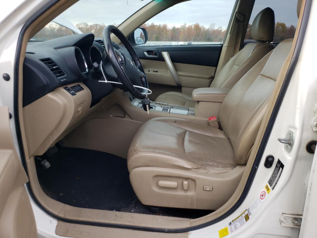 2012 TOYOTA HIGHLANDER BASE photo 7