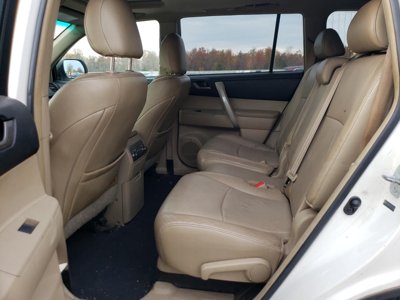 2012 TOYOTA HIGHLANDER BASE photo 11