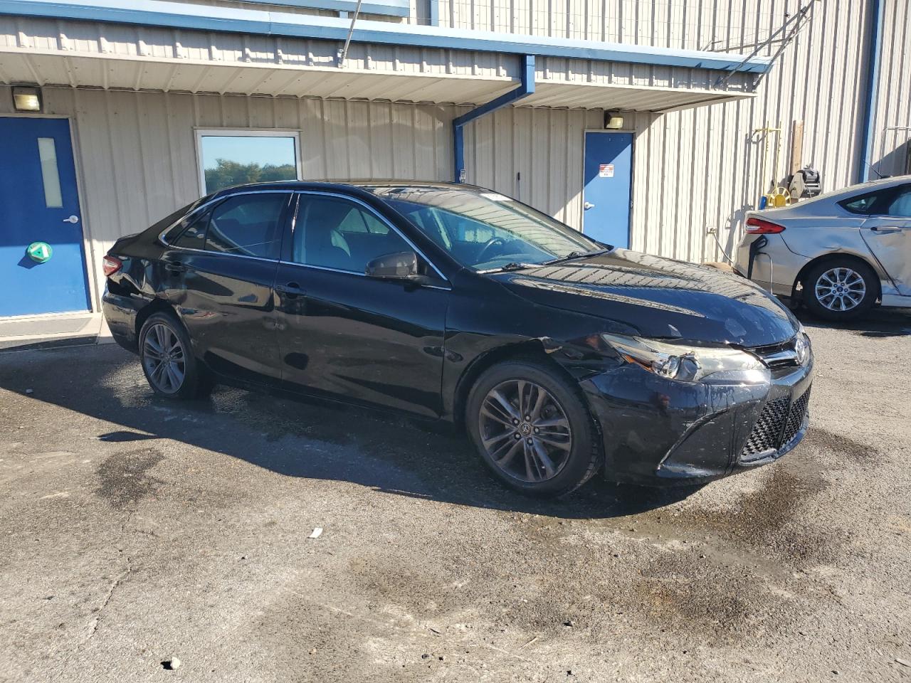2015 TOYOTA CAMRY SE photo 10