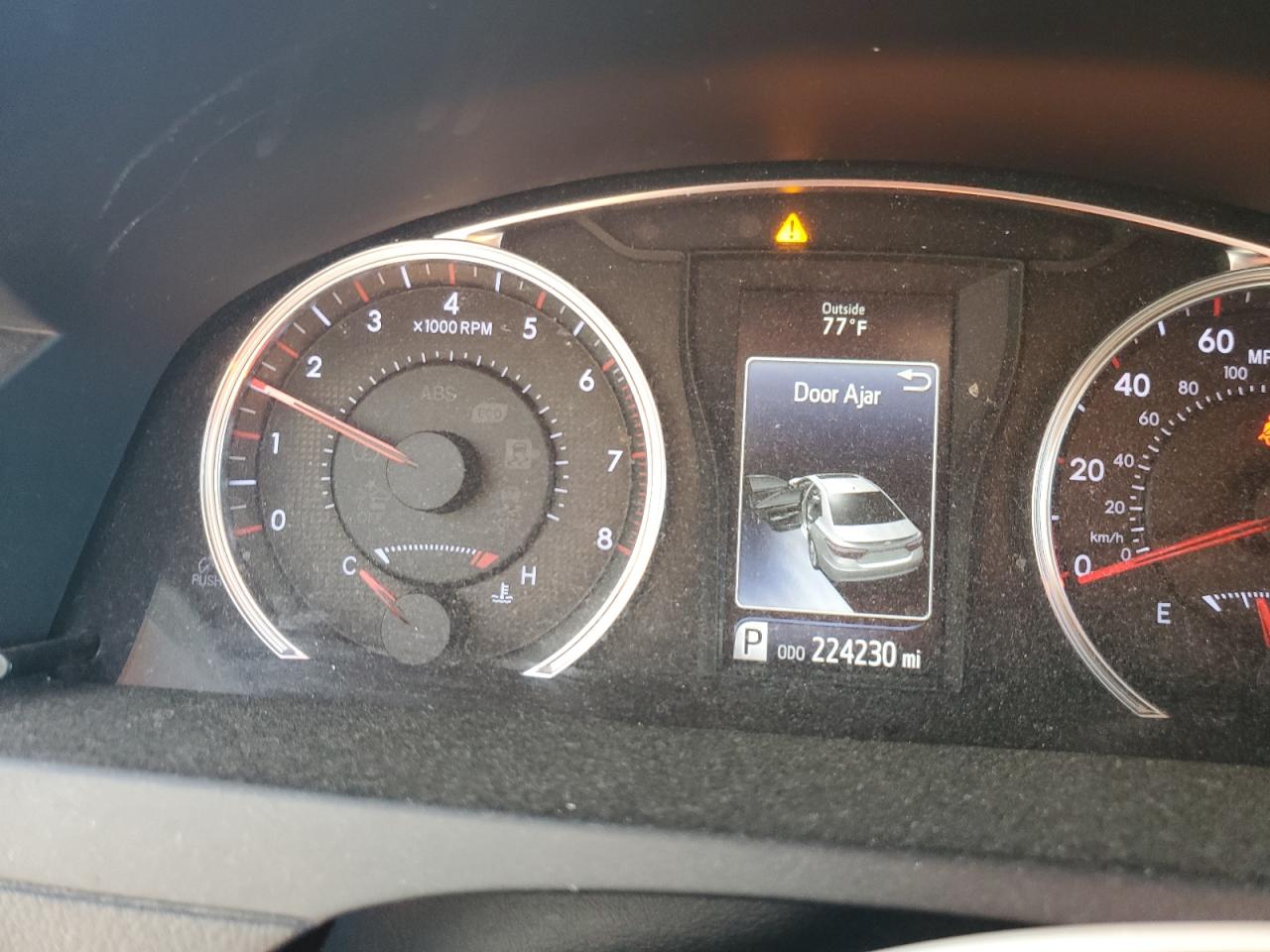 2015 TOYOTA CAMRY SE photo 25