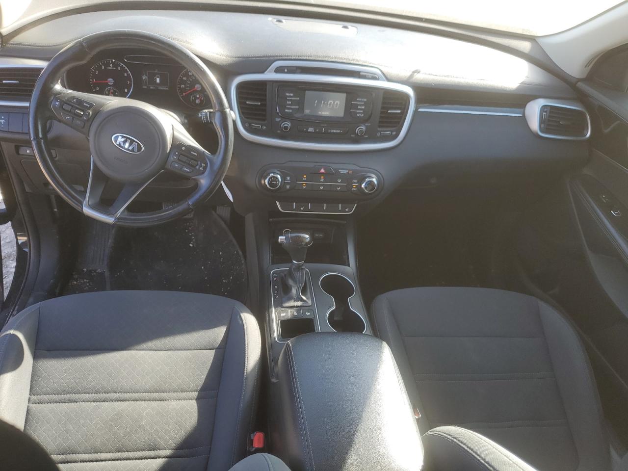 2016 KIA SORENTO LX photo 8