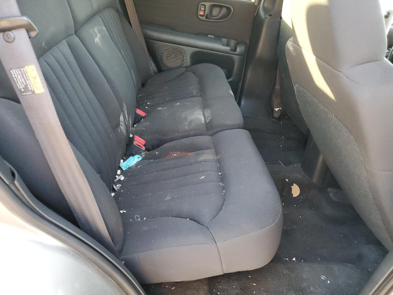 2004 CHEVROLET BLAZER photo 11