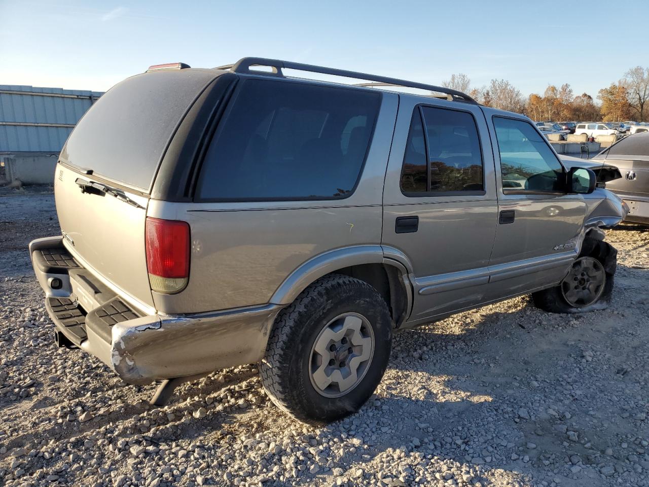 2004 CHEVROLET BLAZER photo 3