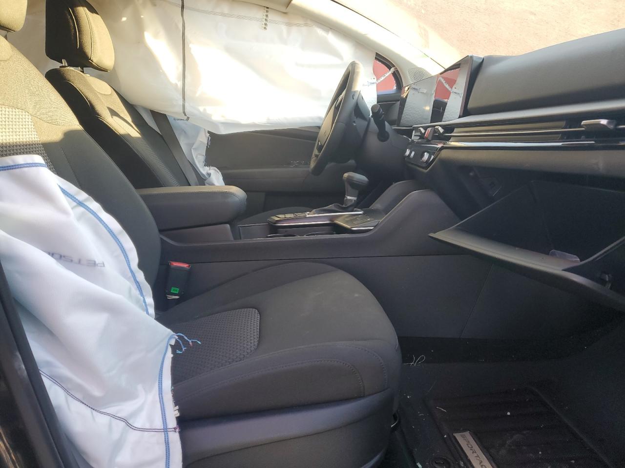 2026 KIA SPORTAGE LX photo 13