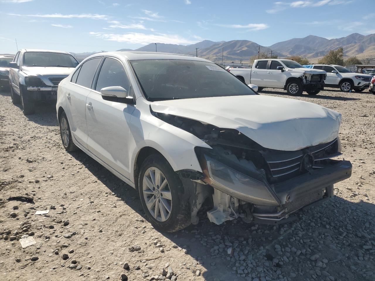 2017 VOLKSWAGEN JETTA SE photo 4