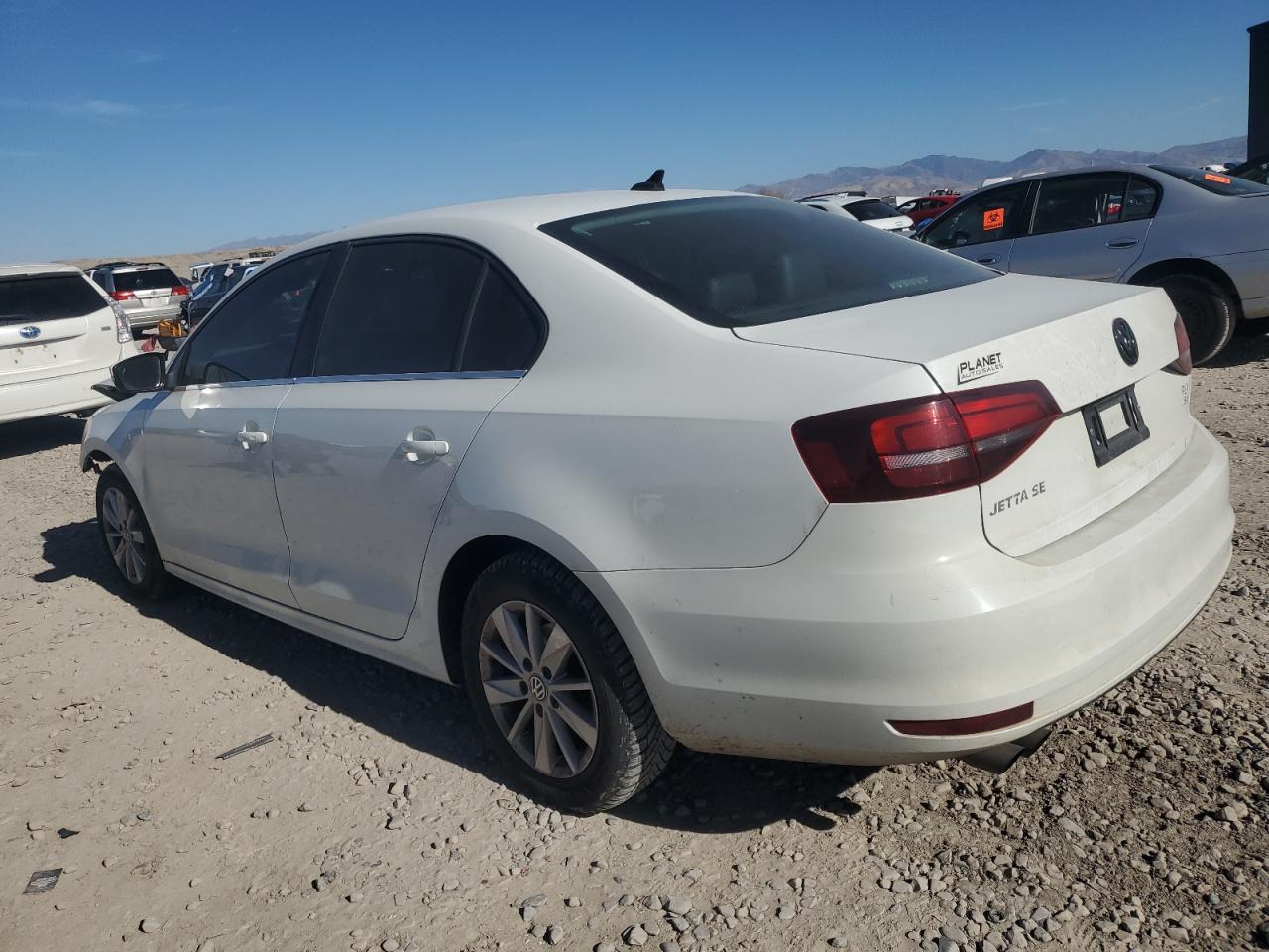 2017 VOLKSWAGEN JETTA SE photo 2