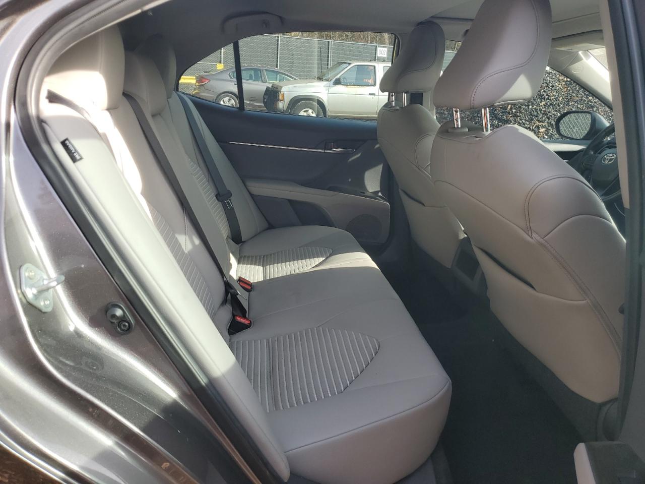 2021 TOYOTA CAMRY SE photo 19