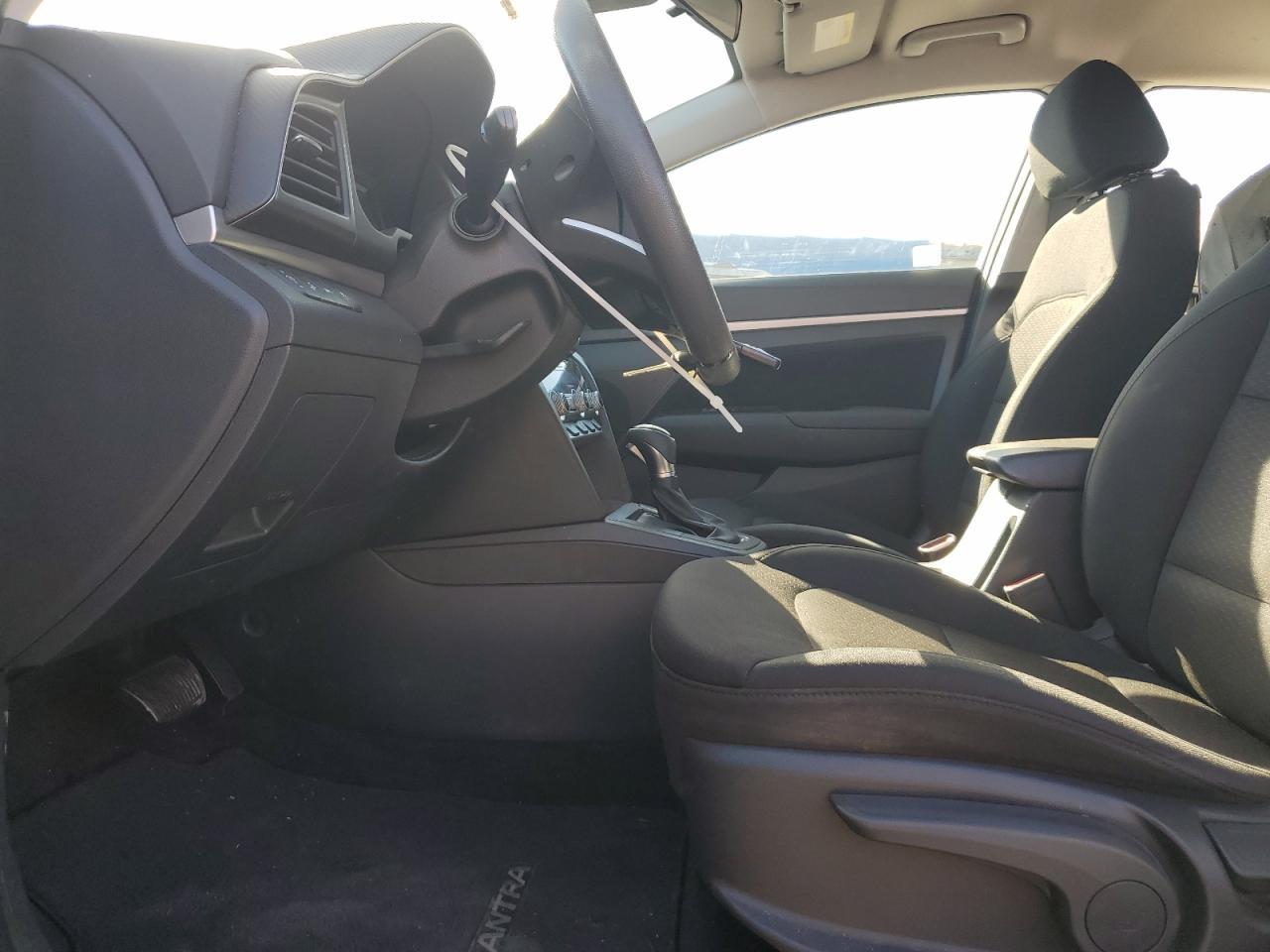 2020 HYUNDAI ELANTRA SEL photo 13