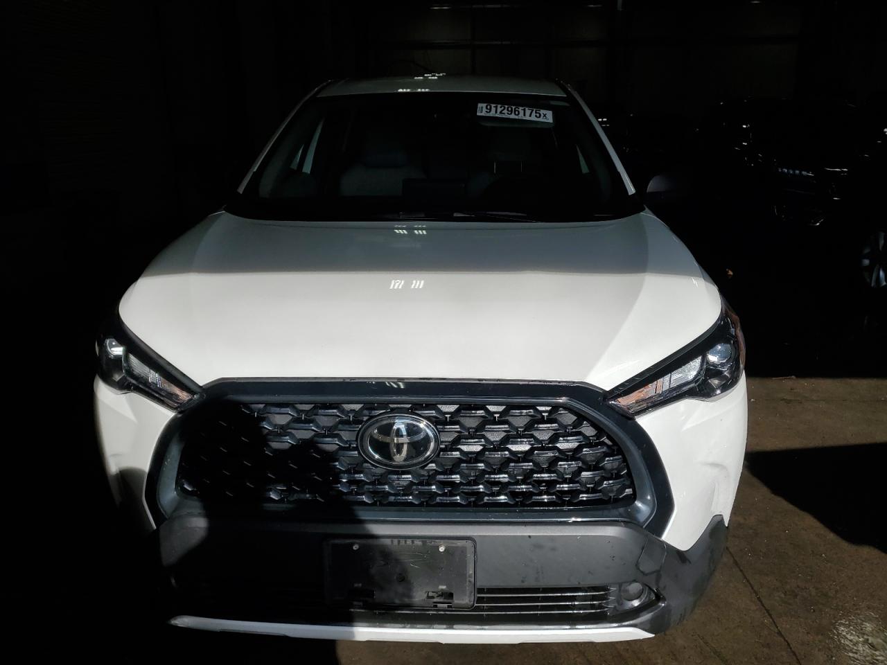 2024 TOYOTA COROLLA CROSS L photo 5