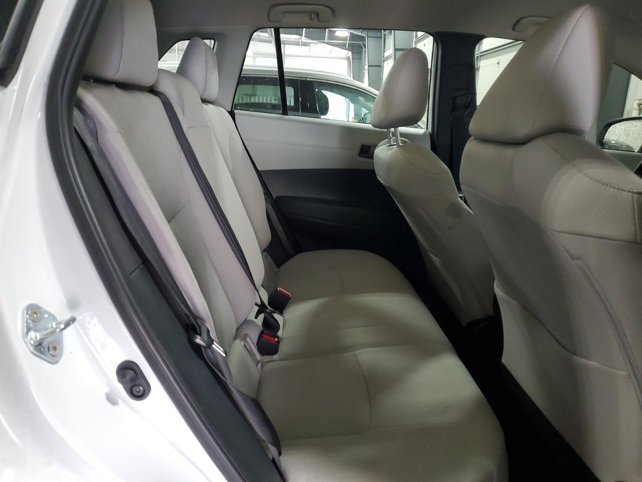 2024 TOYOTA COROLLA CROSS L photo 11