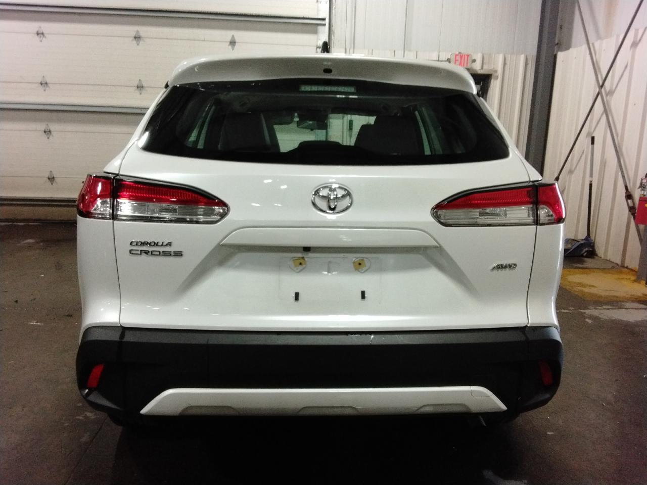 2024 TOYOTA COROLLA CROSS L photo 6