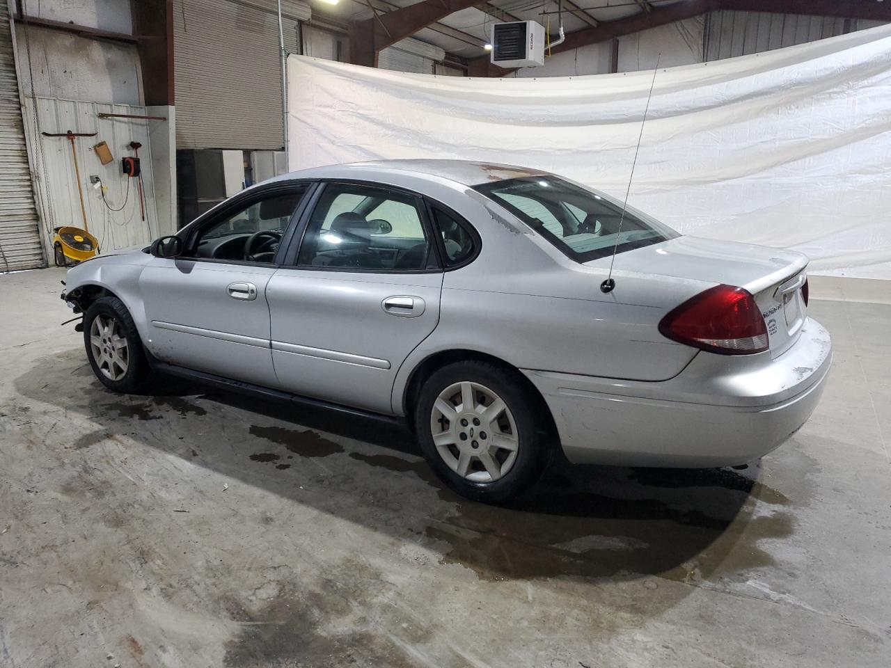 2006 FORD TAURUS SE photo 2