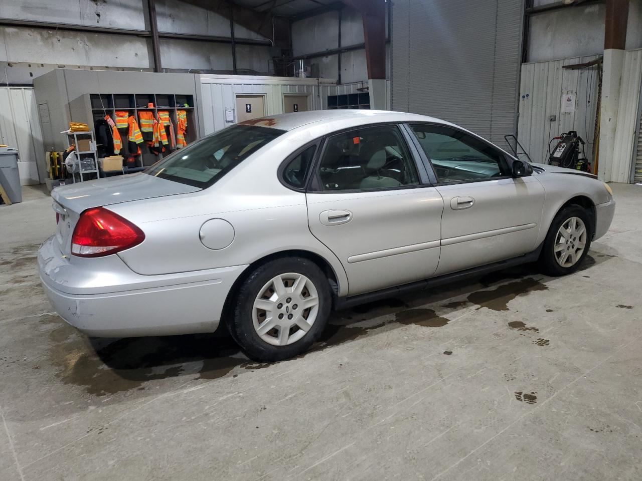 2006 FORD TAURUS SE photo 3