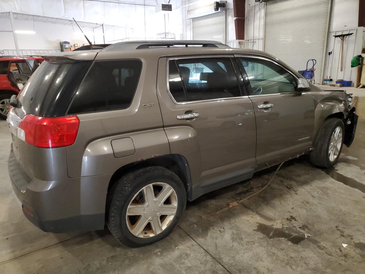 2011 GMC TERRAIN SLT photo 3