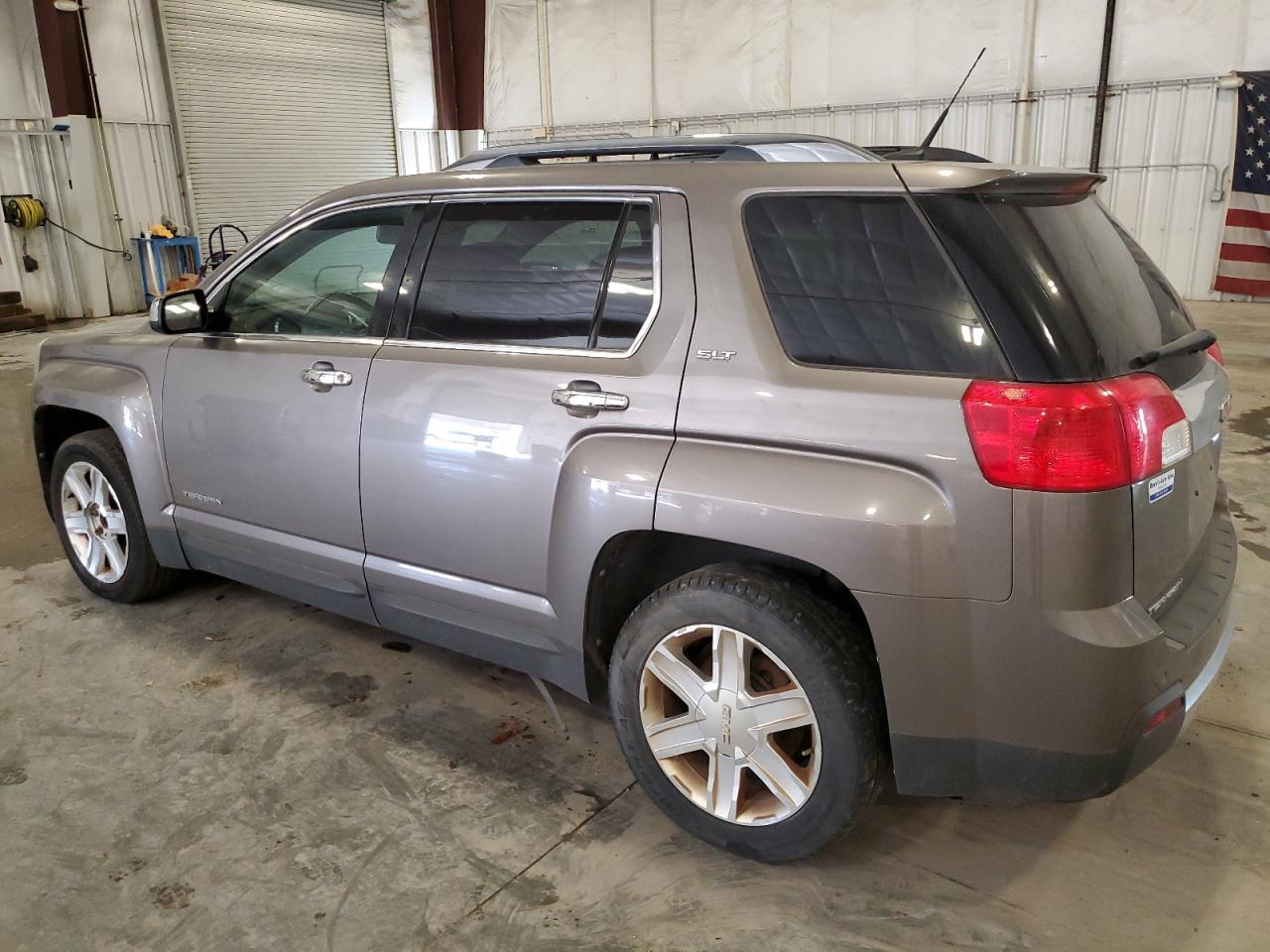 2011 GMC TERRAIN SLT photo 2