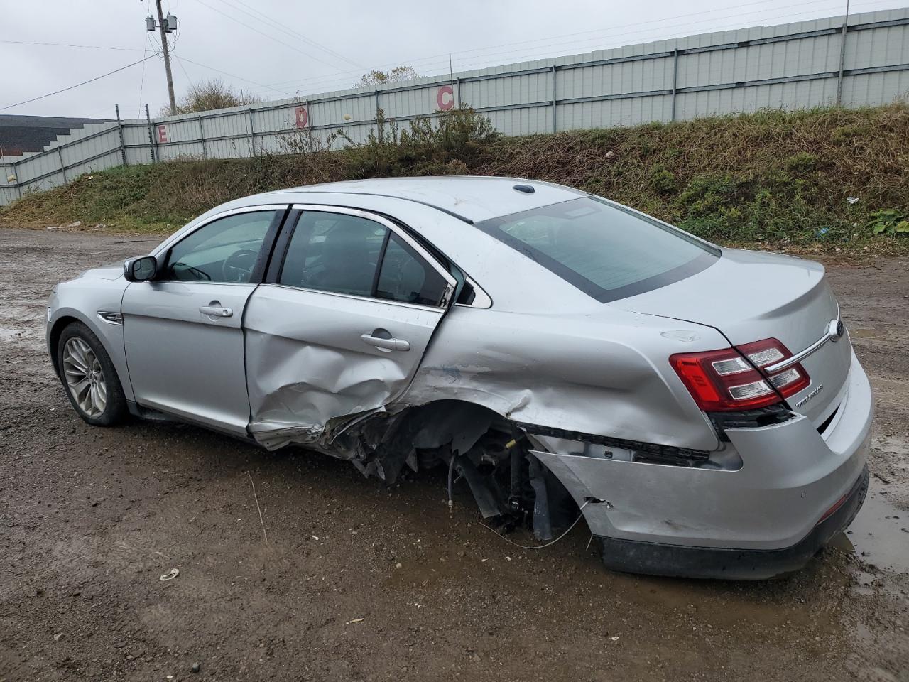 2016 FORD TAURUS LIMITED photo 4