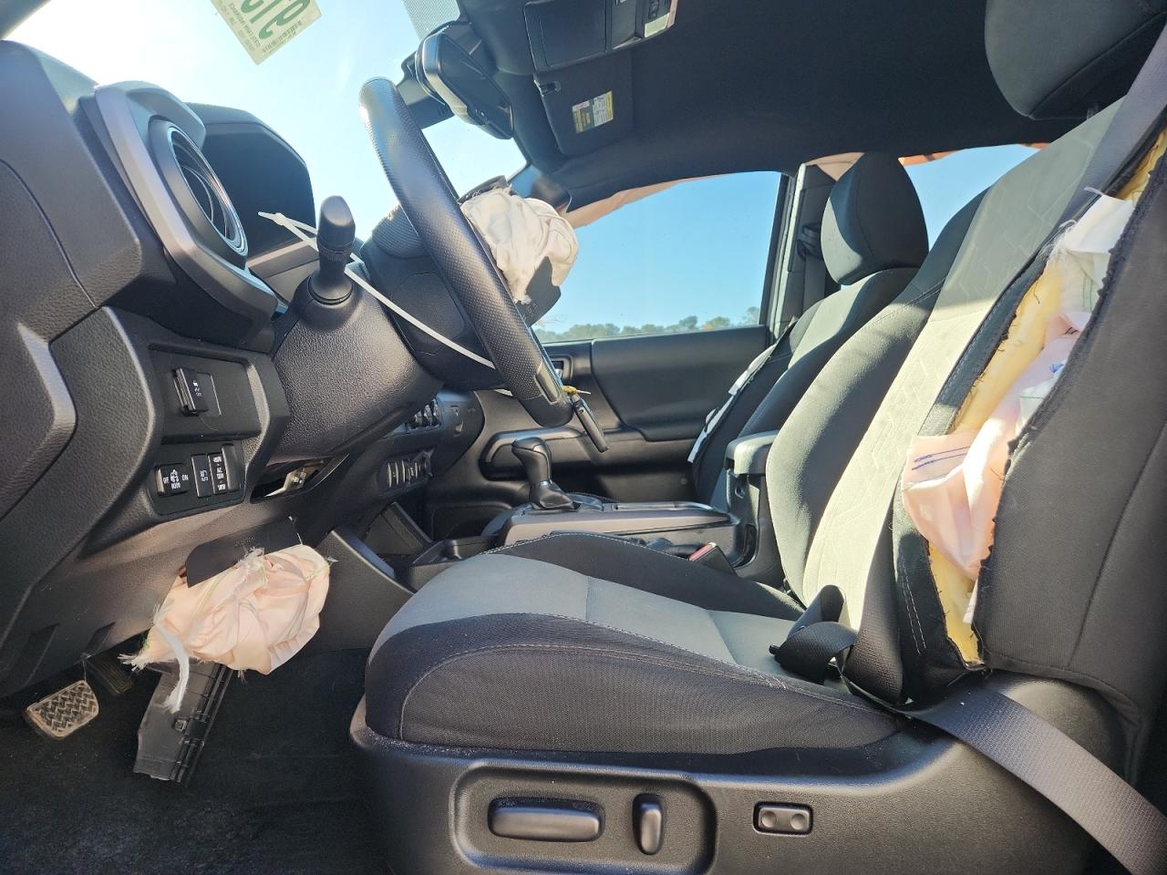 2021 TOYOTA TACOMA TRD SPORT photo 19